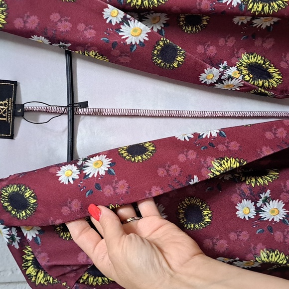 L&B Bergandy Sunflower/Daisy Bell Sleeve Cardigan Jacket. Size Large NWOT - Picture 3 of 11